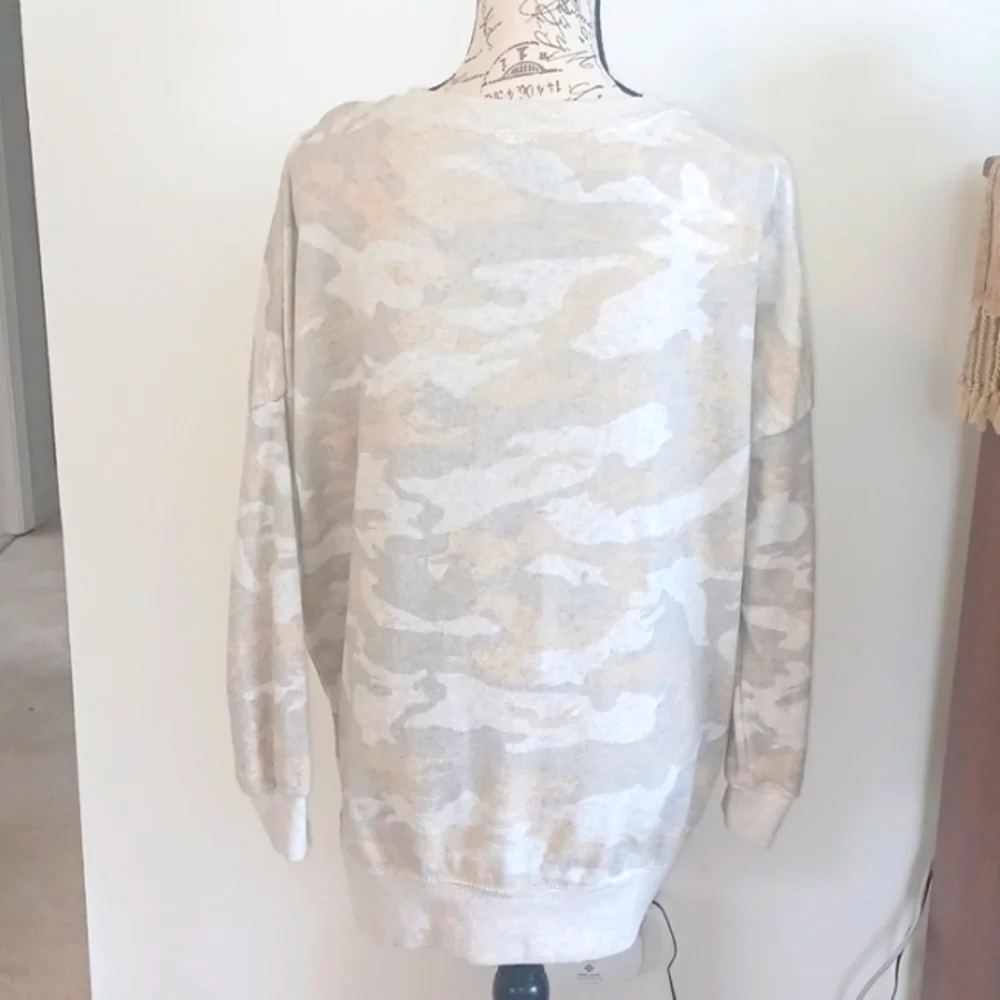 ☀️Ocean Drive Camo Sweatshirt - Picture 2 of 8